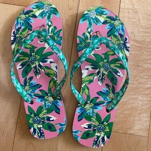 Pink Vera Bradley flop flips/sandals with flowers